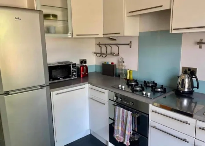 Fab Location 2 Bed Garden Flat Camden