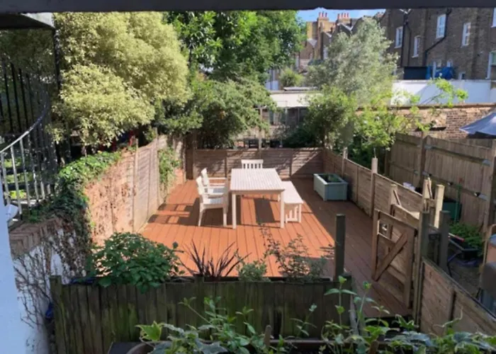 Fab Location 2 Bed Garden Flat Camden